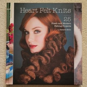 🆓 Item! Heart Felt Knits - Book